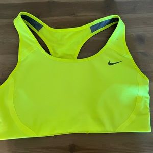 NWOT Nike Cross Back Sports Bra